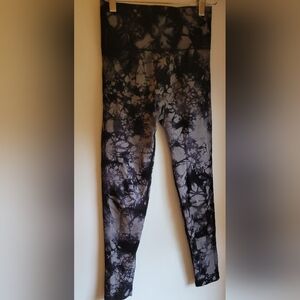 Amazon OMKAGI Scrunch Butt leggings  Size M